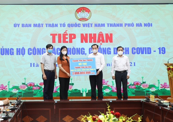 Hà Nội Tiếp nhận 7,1 tỷ đồng ủng hộ công tác phòng, chống dịch COVID-19